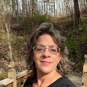 Meet your Posher, Debbie